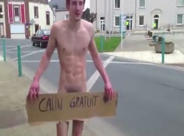 gostosinho pelado na rua, hottie naked in the street